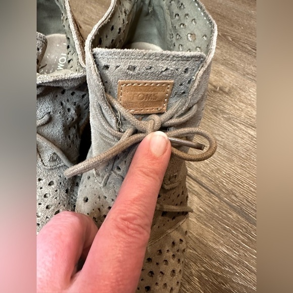 TOMS Laser cut Suede Wedge Booties • Espadrille - Picture 4 of 13